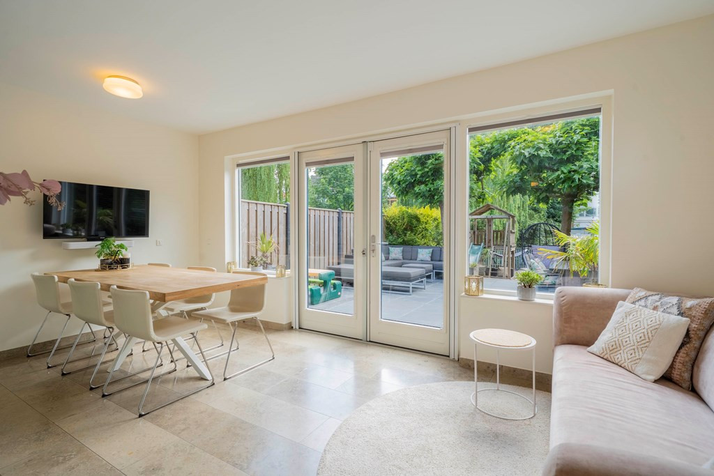 Hoekwoning te koop: Pieter Jelles Troelstralaan 2, Zaandam
