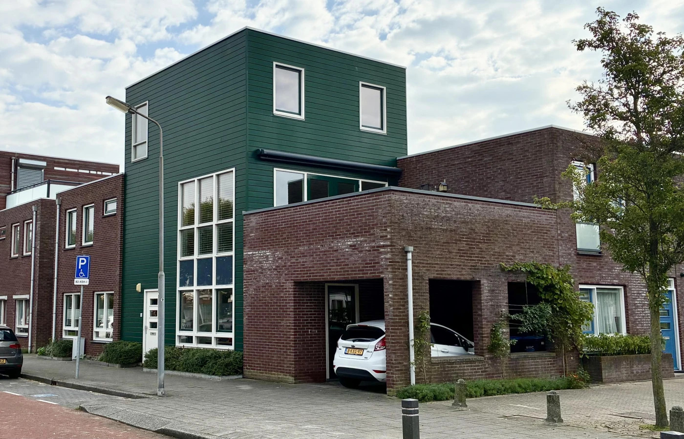 Hoekwoning te koop: Pieter Jelles Troelstralaan 8, Zaandam