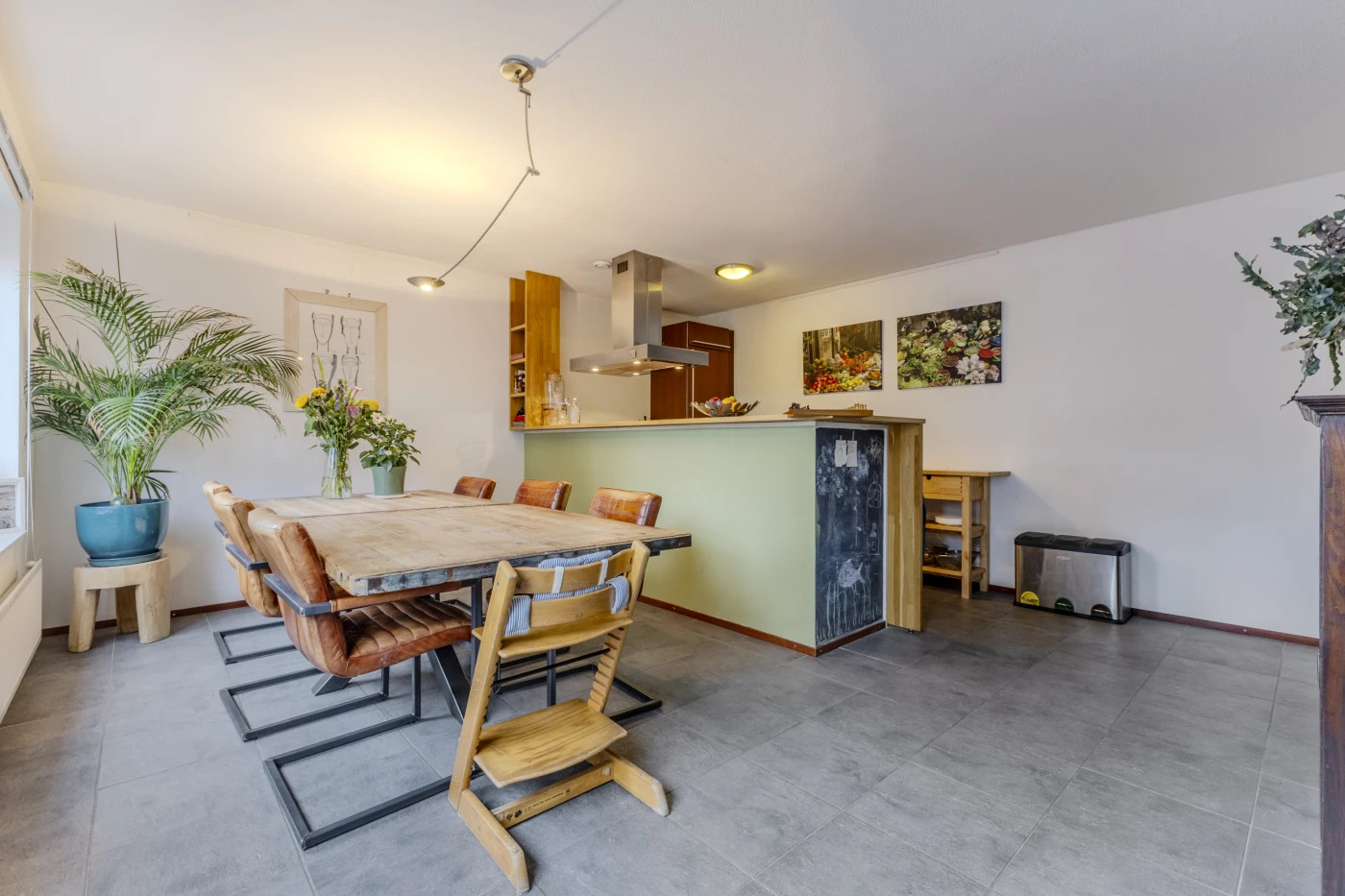 Hoekwoning te koop: Pieter Jelles Troelstralaan 8, Zaandam