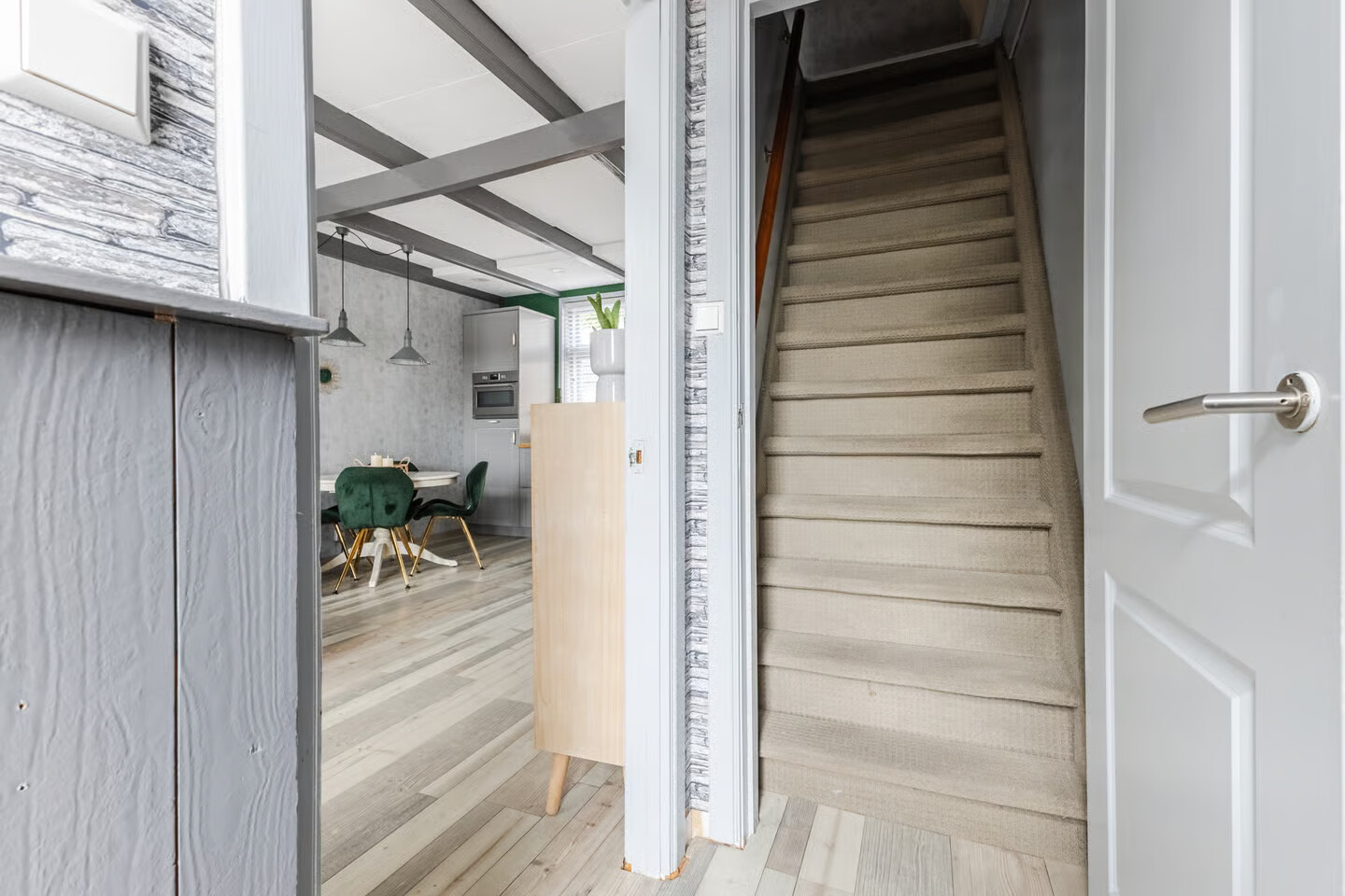 Appartement te koop: Hogendijk 66, Zaandam