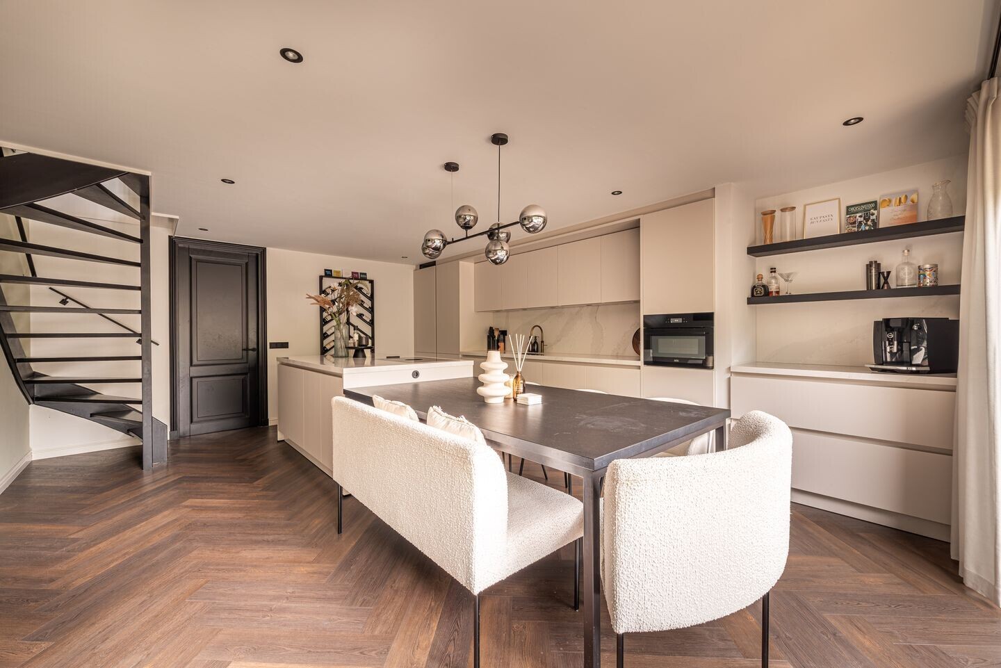 Tussenwoning te koop: Mellum 114, Zaandam