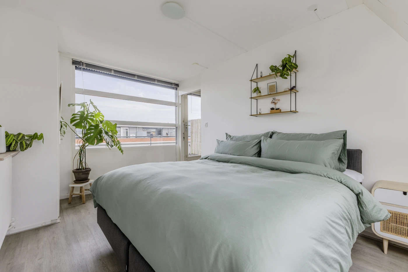 Tussenwoning te koop: Amrum 16, Zaandam