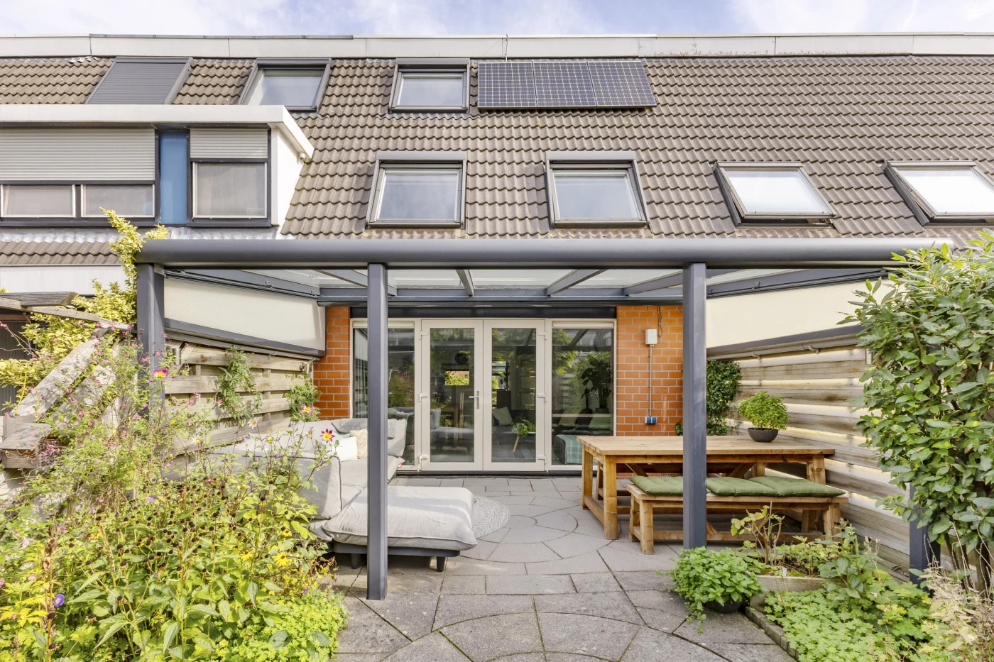 Tussenwoning te koop: Amrum 16, Zaandam