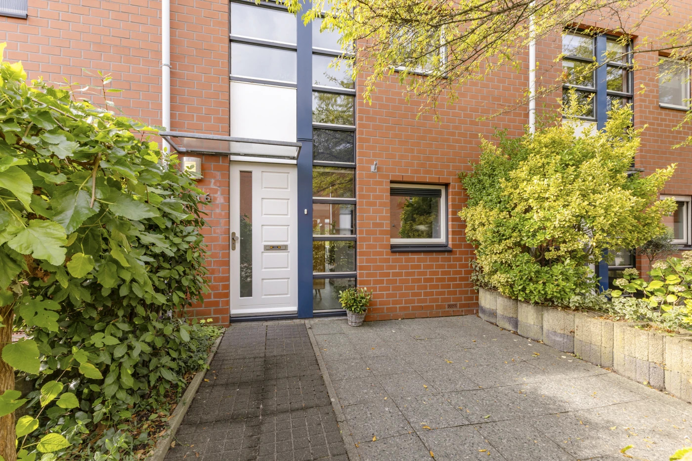 Tussenwoning te koop: Amrum 16, Zaandam