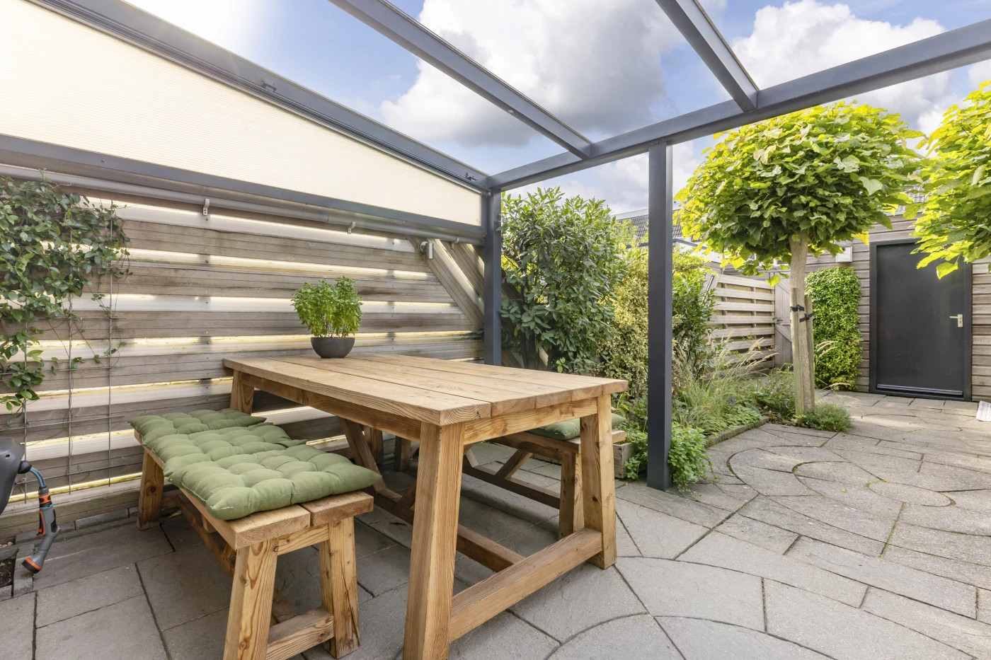Tussenwoning te koop: Amrum 16, Zaandam