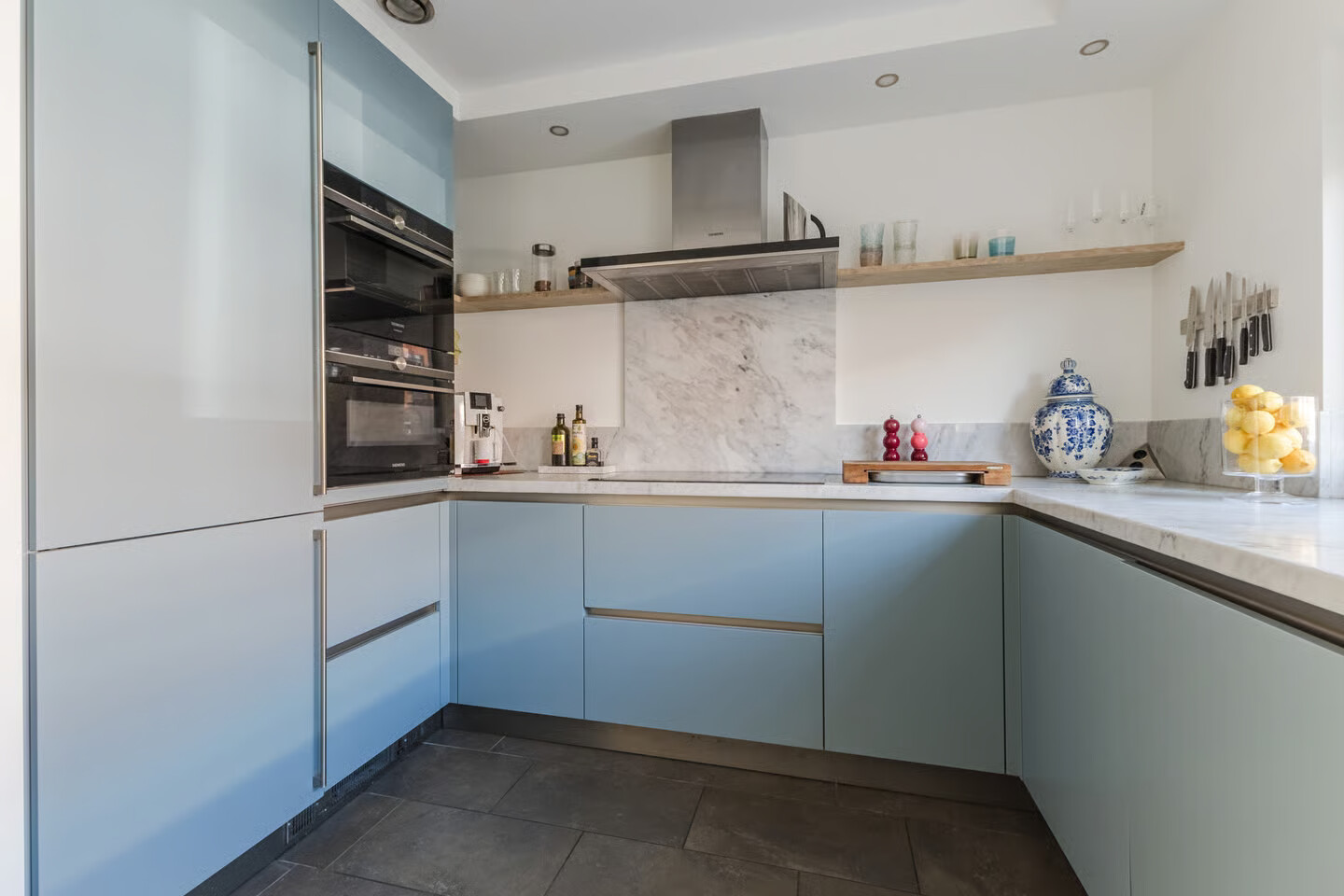 Tussenwoning te koop: Amrum 40, Zaandam
