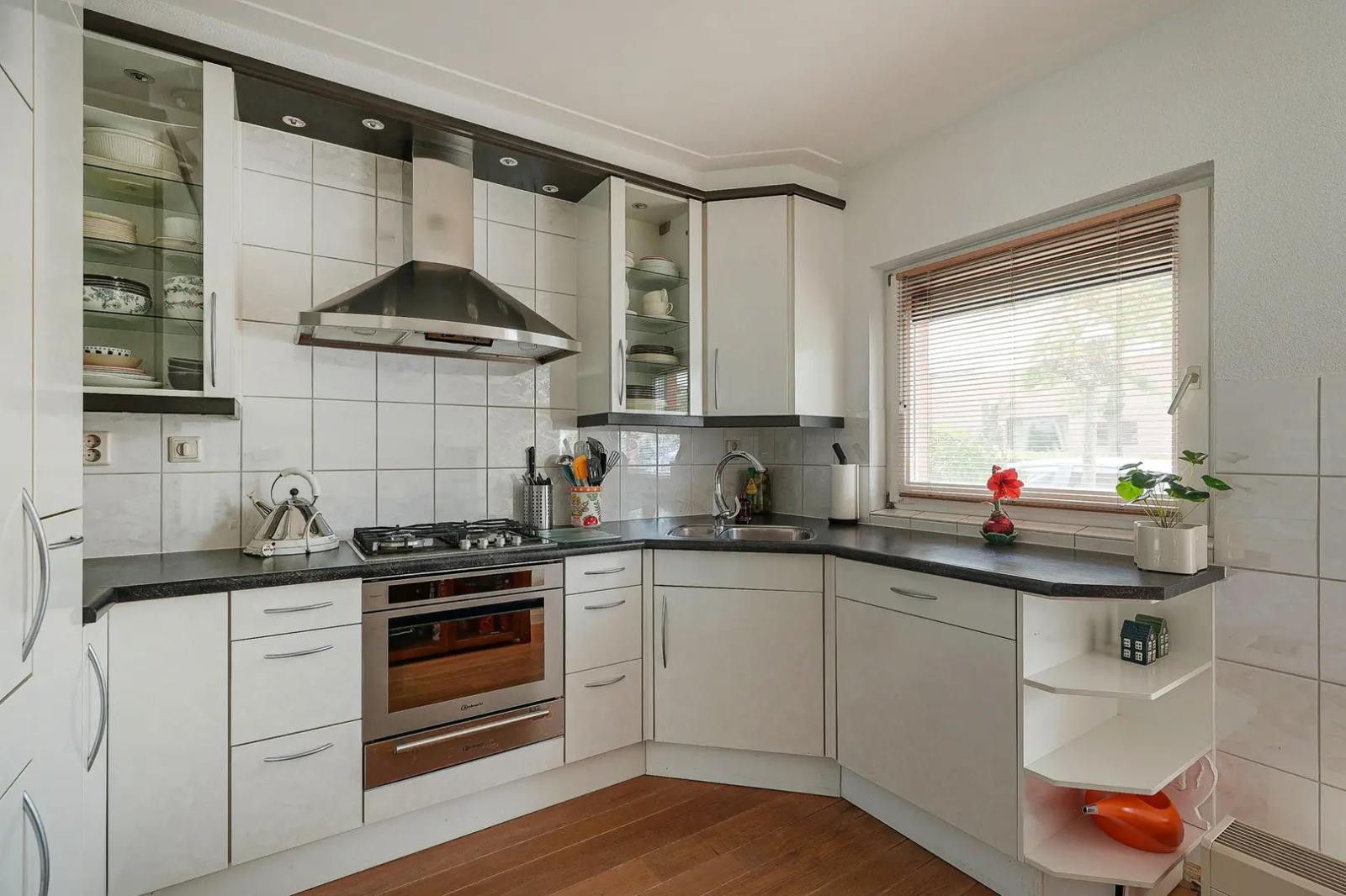Tussenwoning te koop: Saltholm 5, Zaandam
