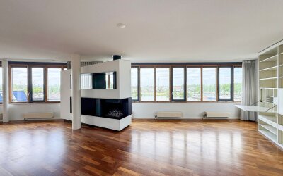 Justpier 112