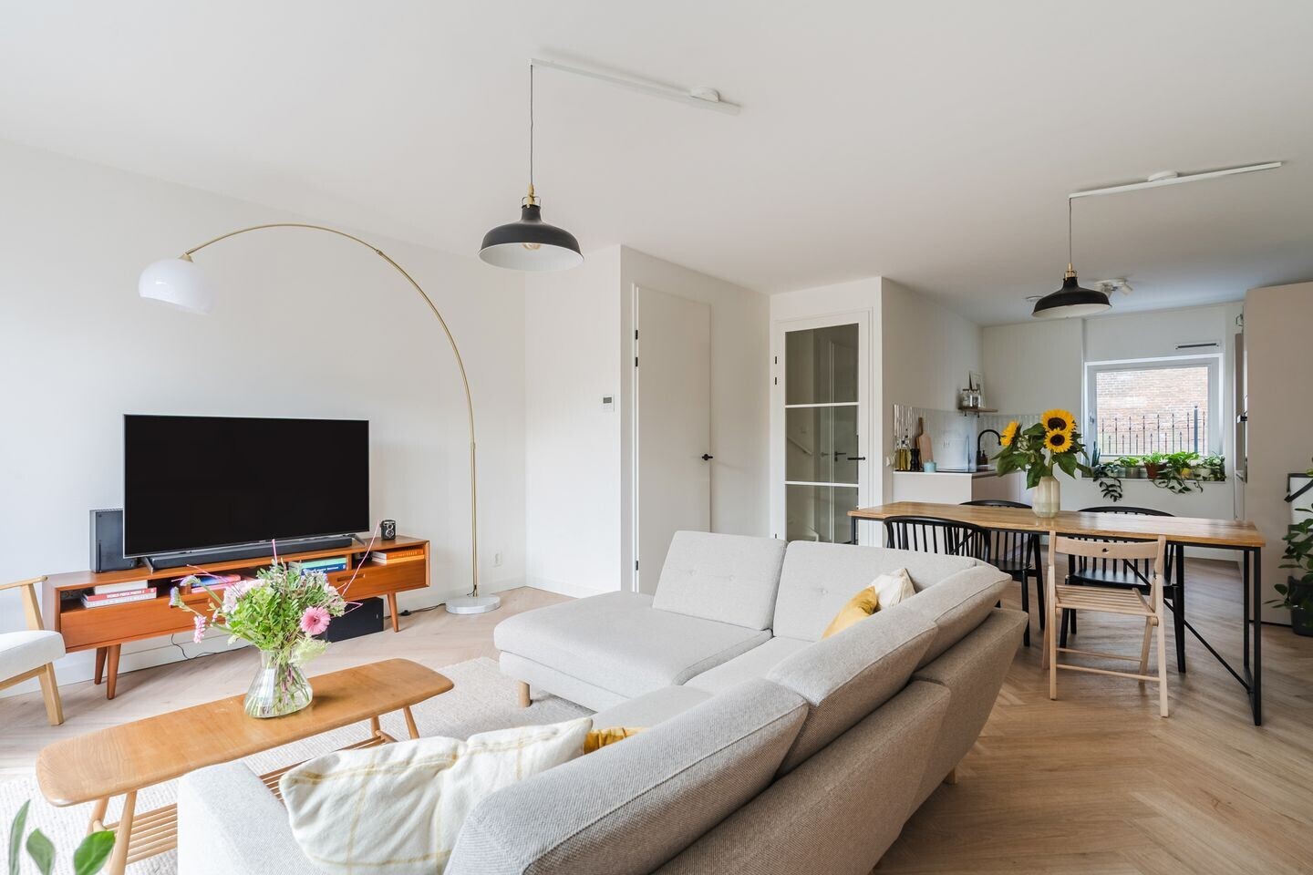 Tussenwoning te koop: Maartenpad 14, Zaandam