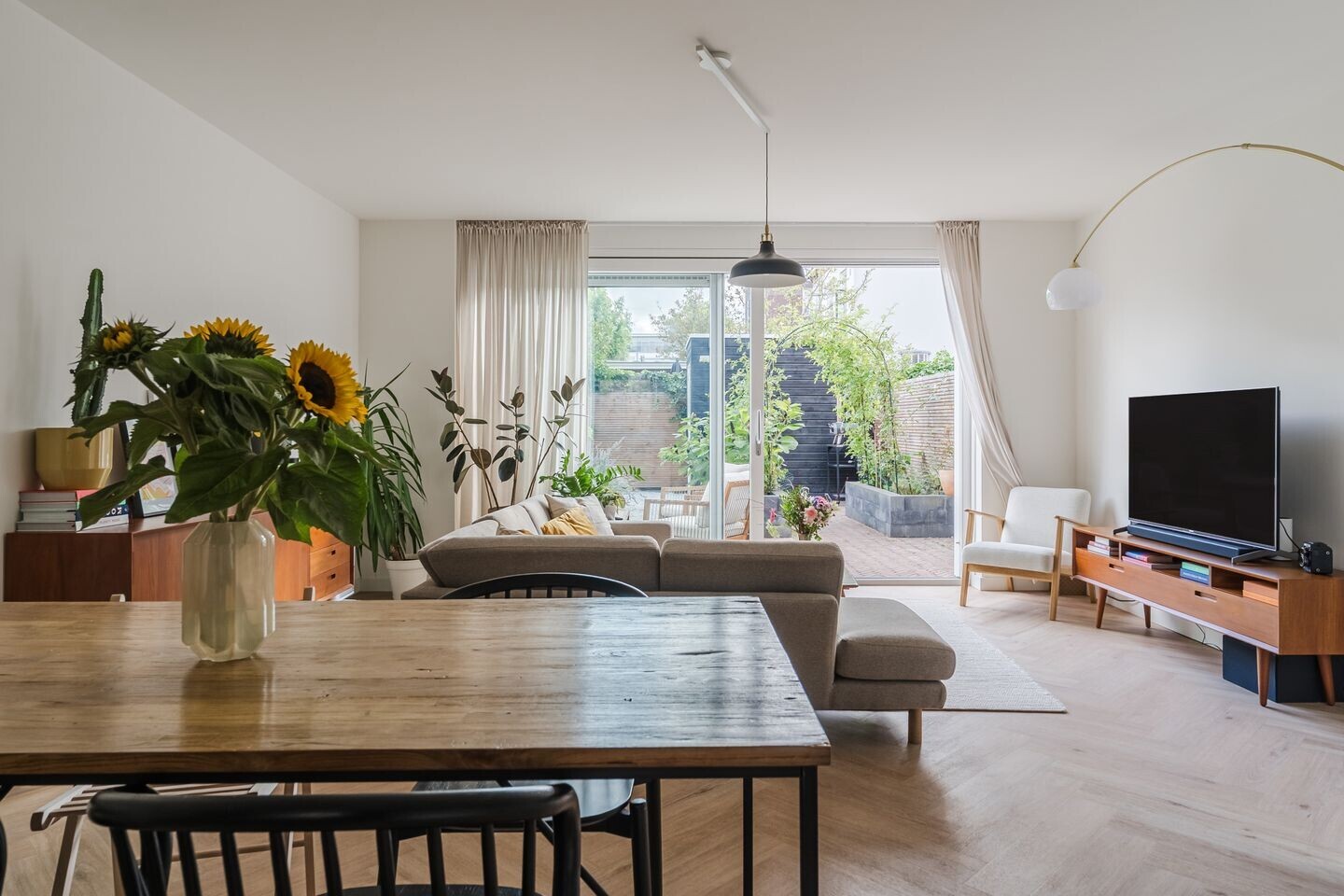 Tussenwoning te koop: Maartenpad 14, Zaandam