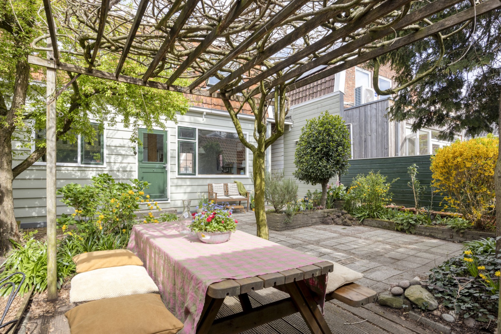 Hoekwoning te koop: Herengracht 81, Zaandam