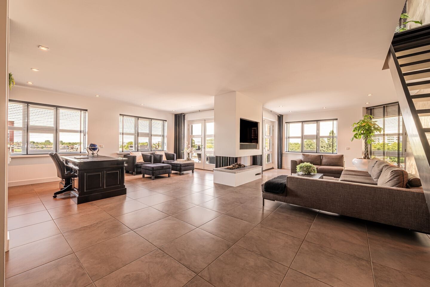Appartement te koop: Hendrick Rietschoofplein 19, Zaandam