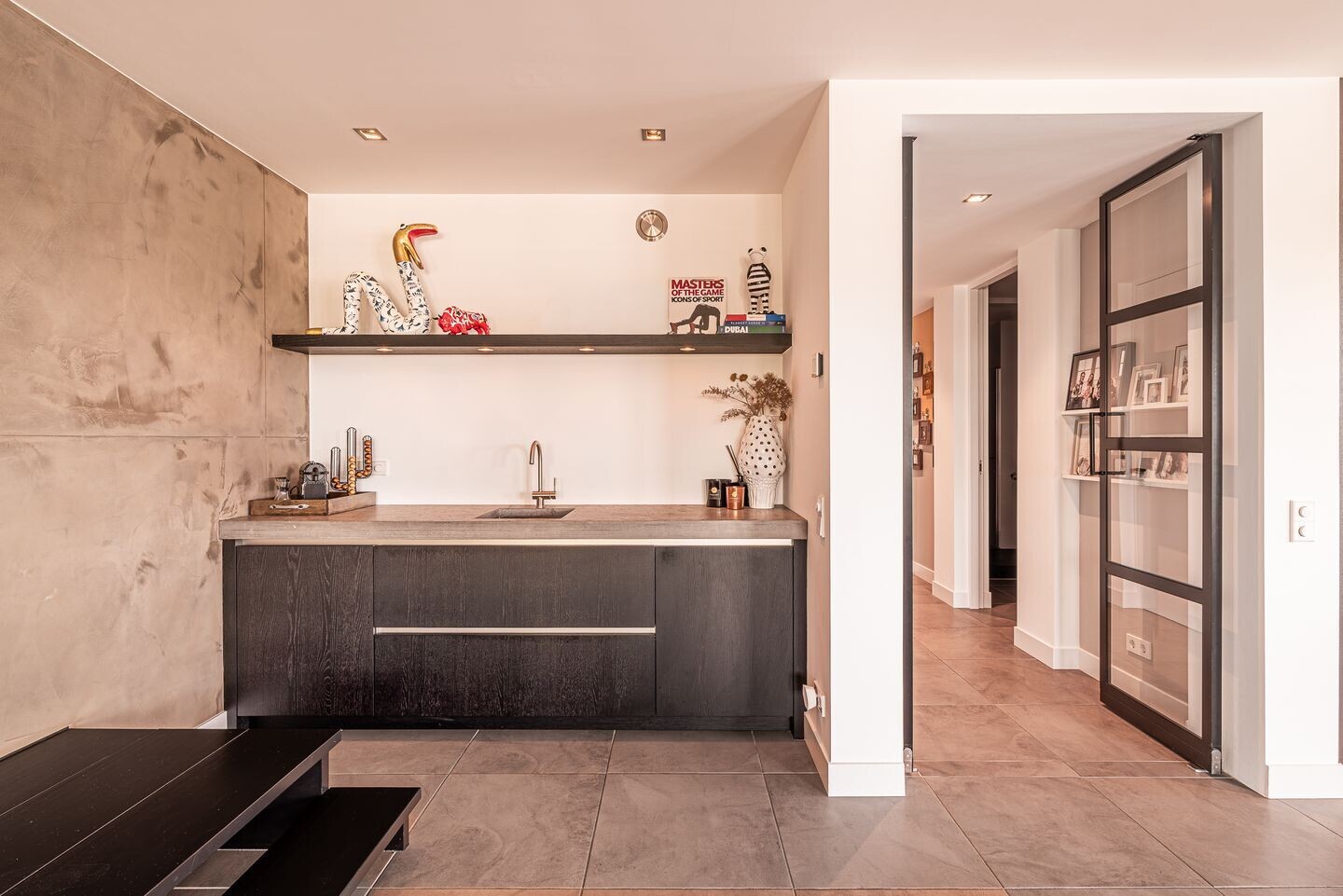 Appartement te koop: Hendrick Rietschoofplein 19, Zaandam