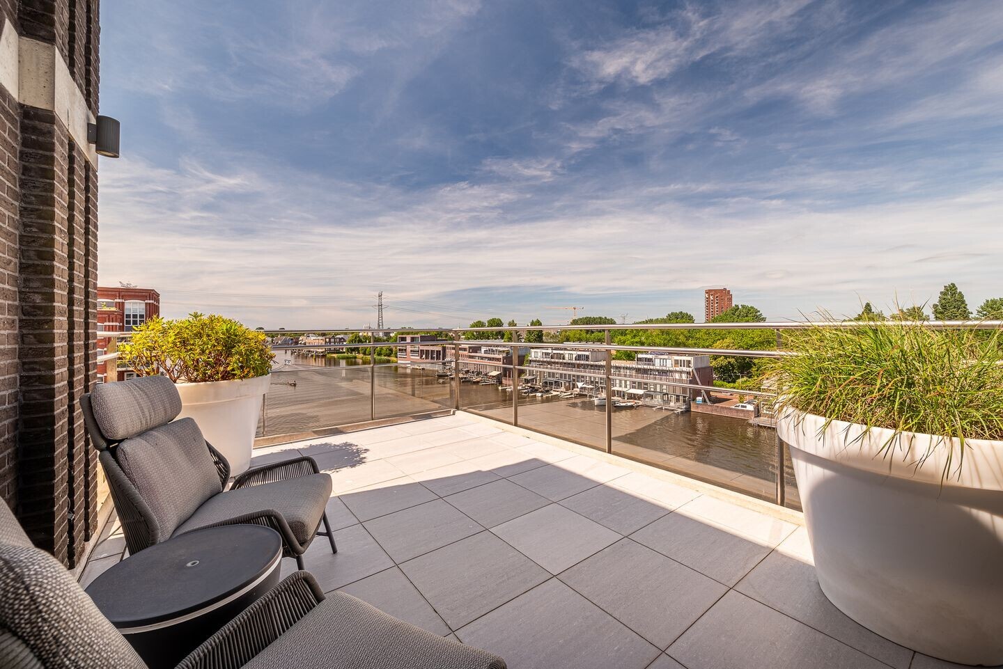 Appartement te koop: Hendrick Rietschoofplein 19, Zaandam