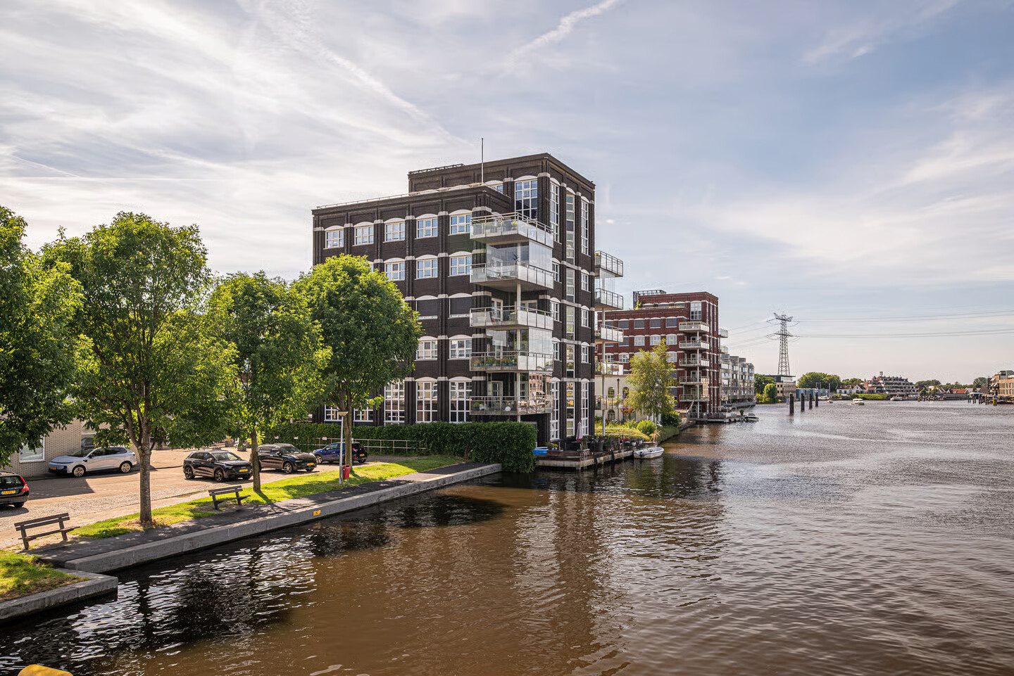 Appartement te koop: Hendrick Rietschoofplein 19, Zaandam