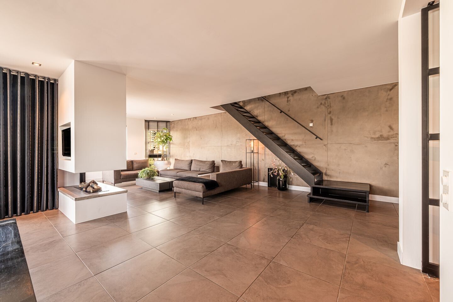 Appartement te koop: Hendrick Rietschoofplein 19, Zaandam