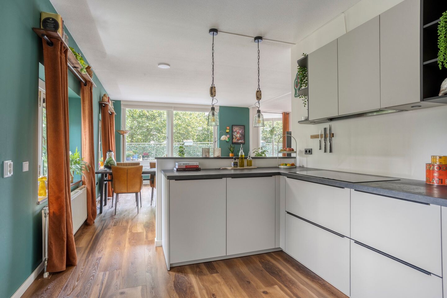 Appartement te koop: Dr. C.W.H. van Raaltenpark 13, Zaandam