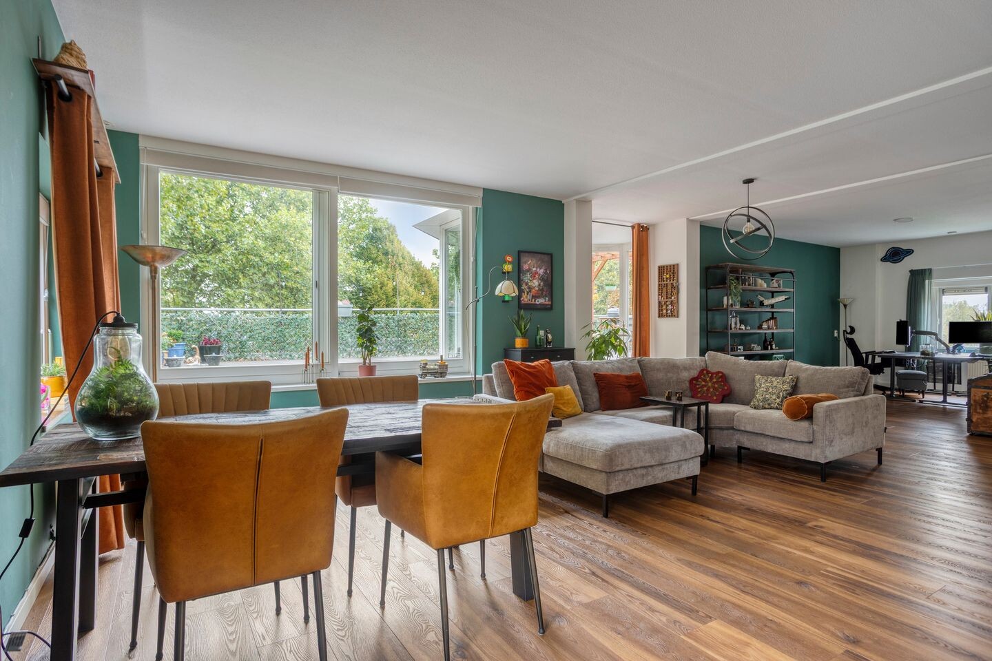 Appartement te koop: Dr. C.W.H. van Raaltenpark 13, Zaandam