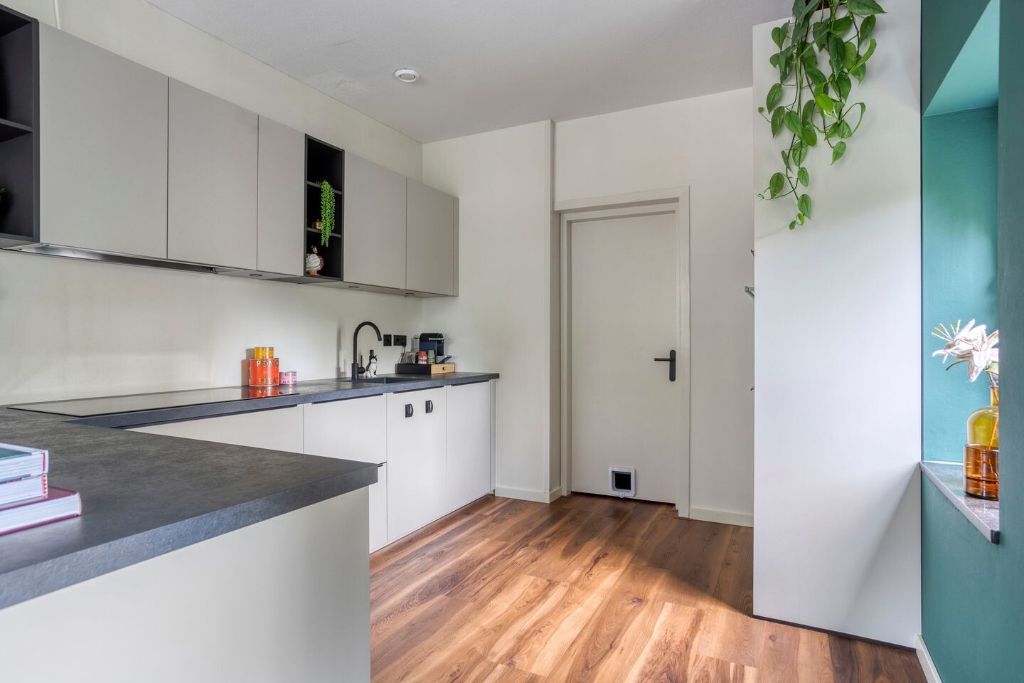 Appartement te koop: Dr. C.W.H. van Raaltenpark 13, Zaandam