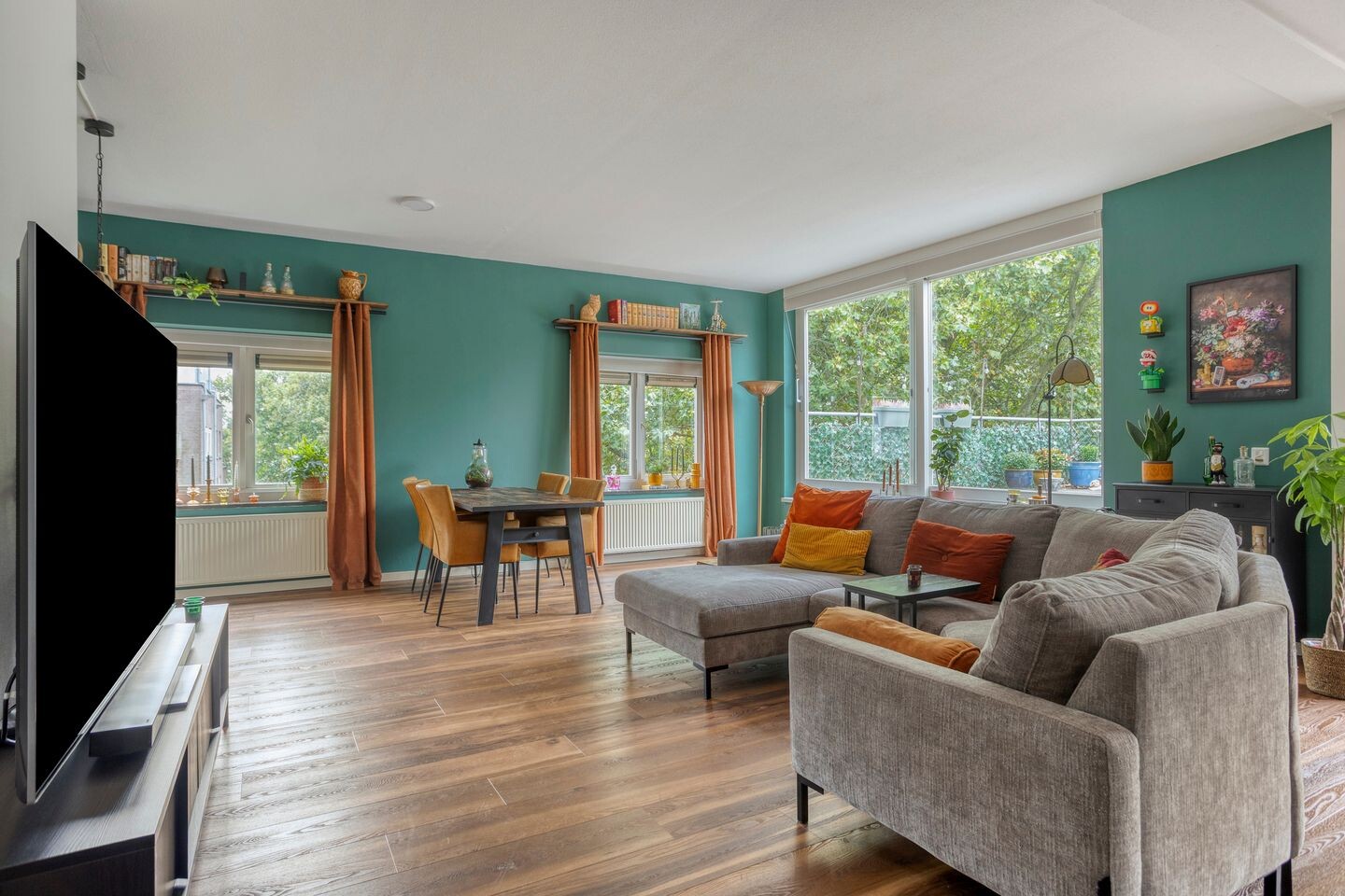Appartement te koop: Dr. C.W.H. van Raaltenpark 13, Zaandam