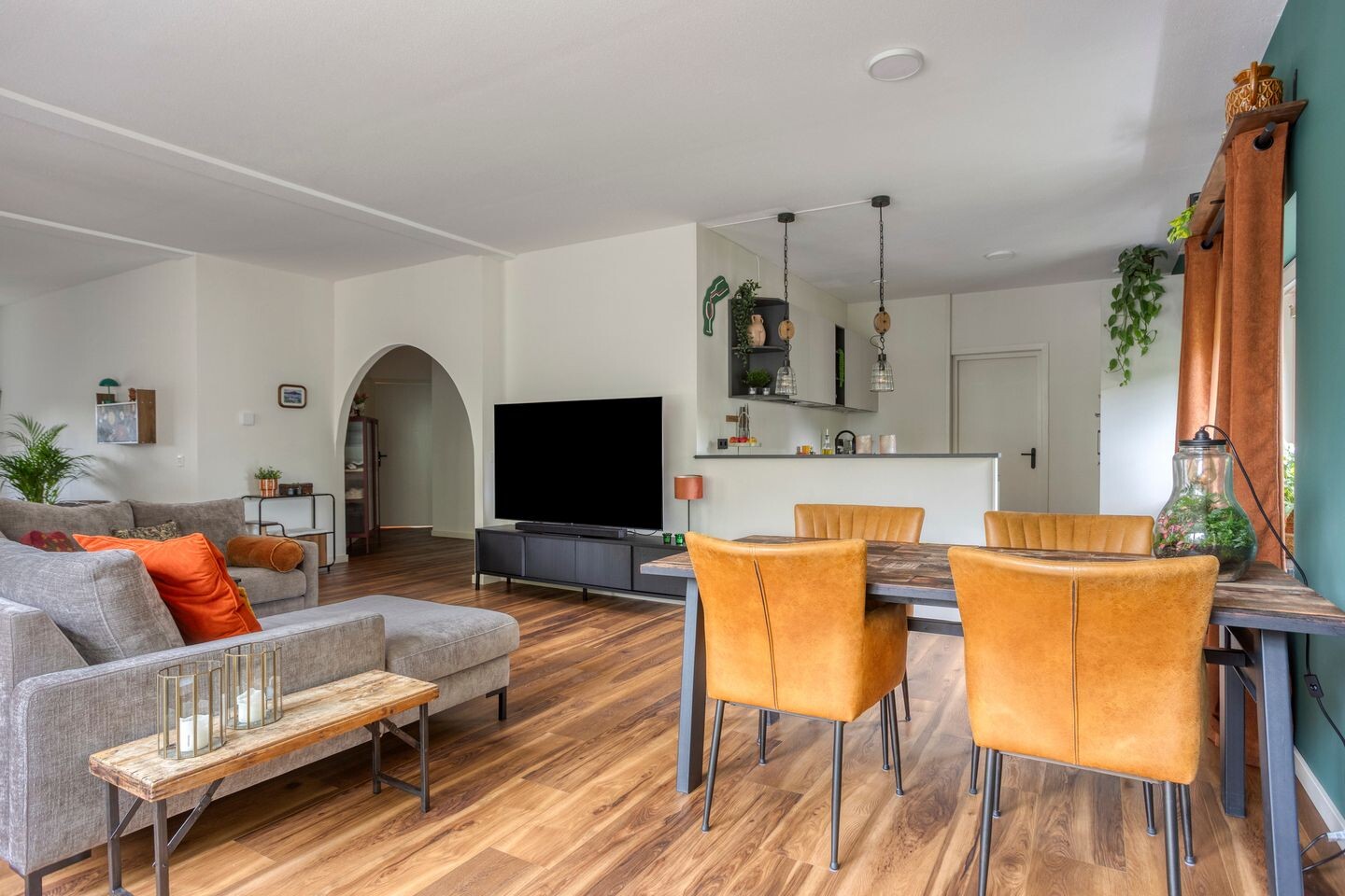 Appartement te koop: Dr. C.W.H. van Raaltenpark 13, Zaandam