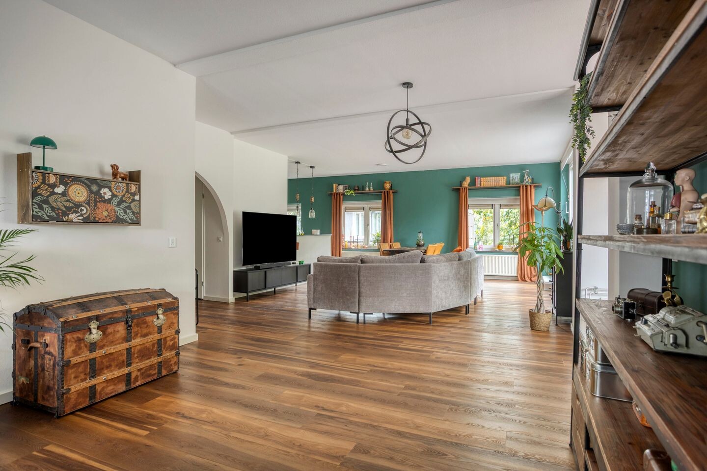 Appartement te koop: Dr. C.W.H. van Raaltenpark 13, Zaandam