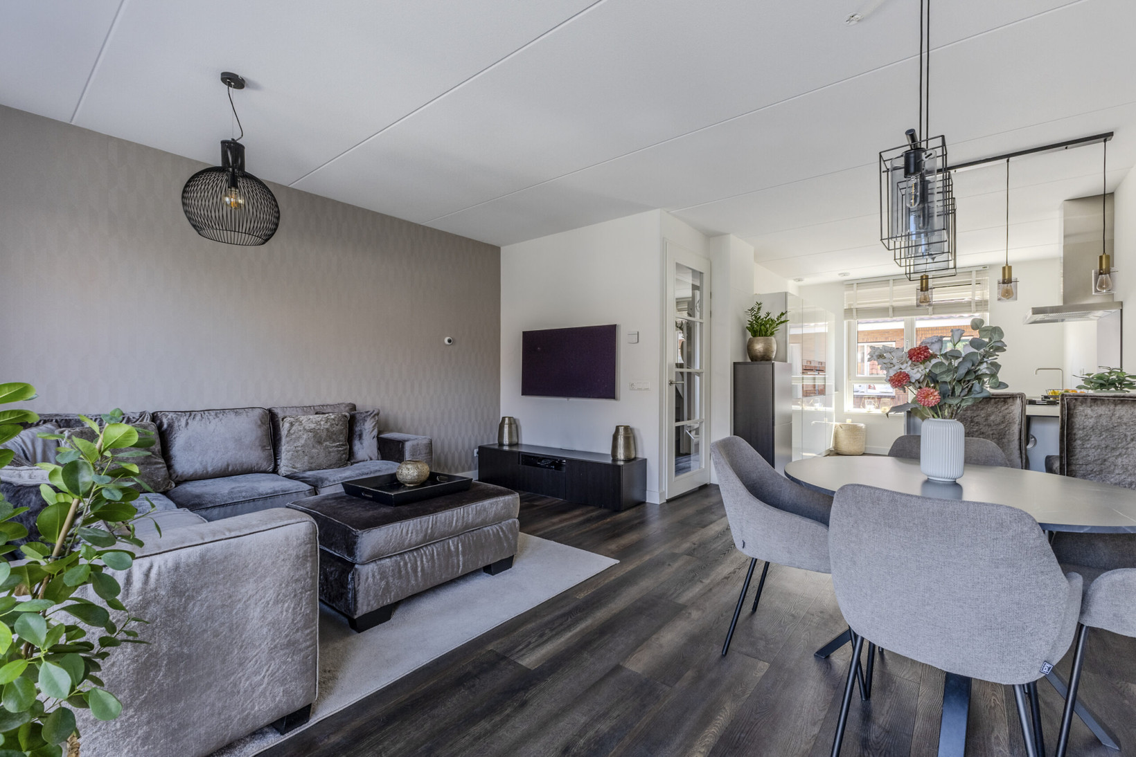 Hoekwoning te koop: Narvastraat 22, Zaandam