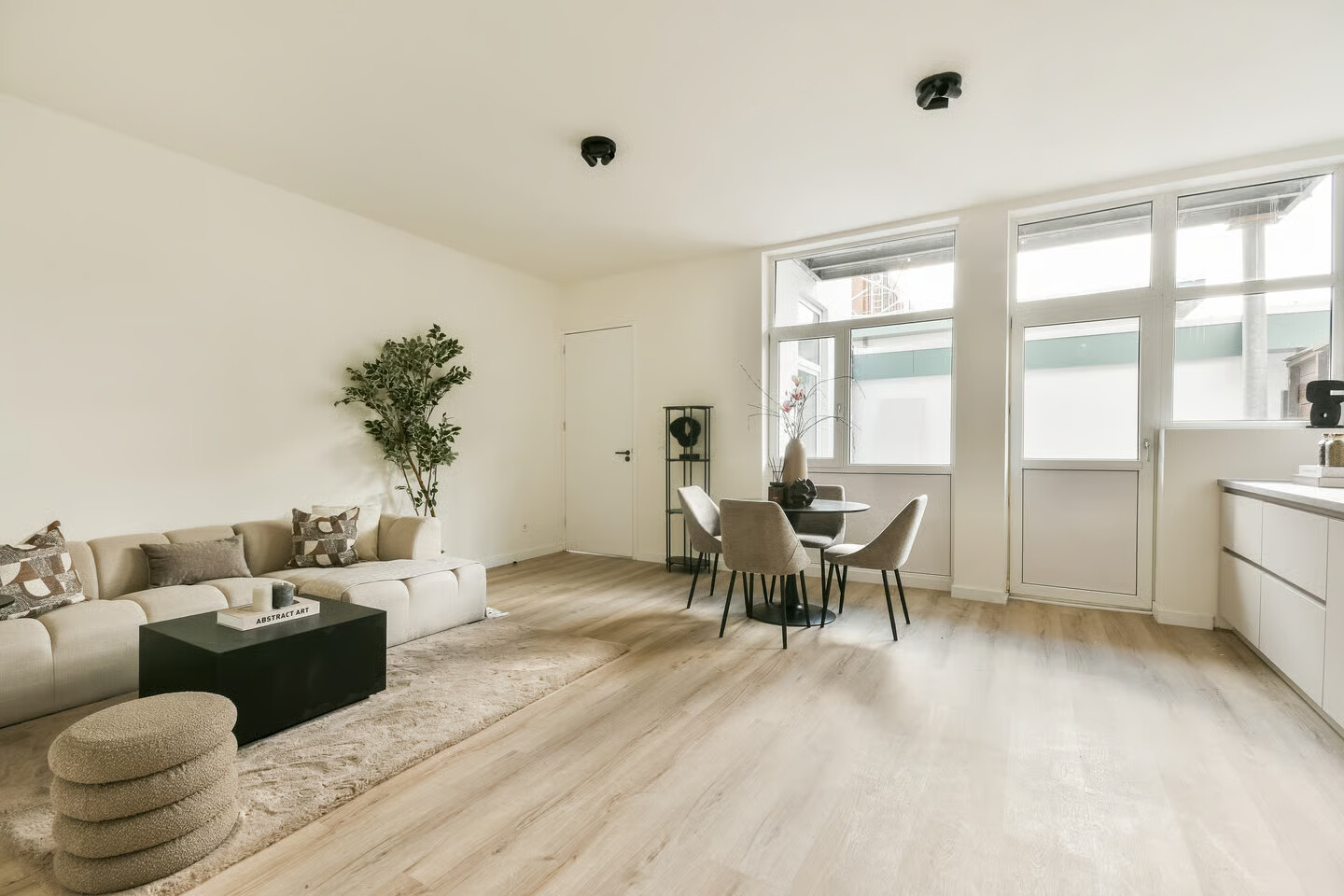 Appartement te koop: Czaar Peterstraat 9, Zaandam