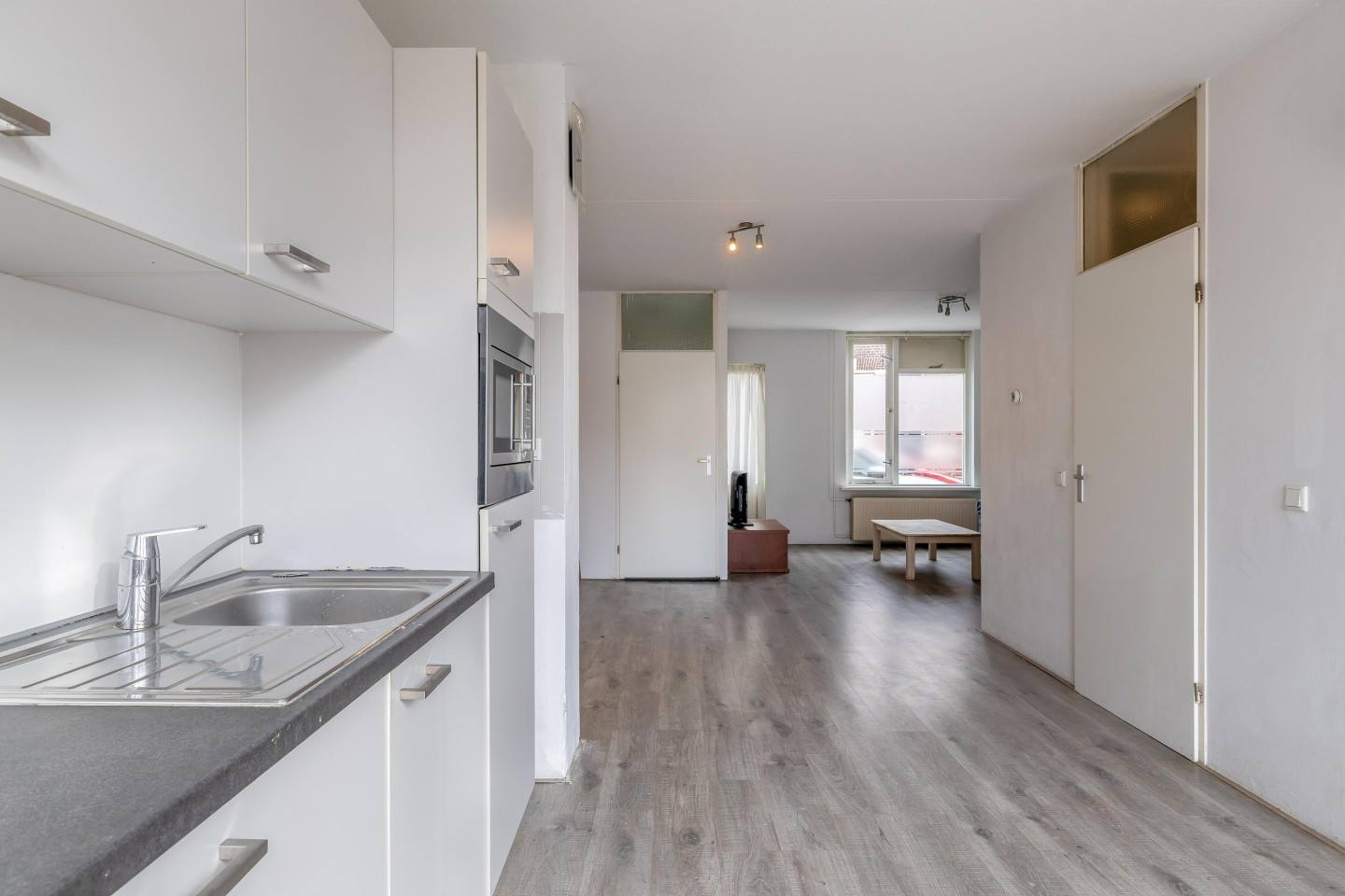 Hoekwoning te koop: Czaar Peterstraat 69, Zaandam