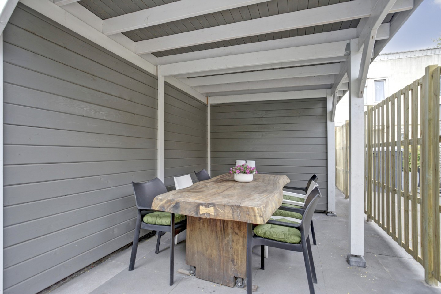 Hoekwoning te koop: Schiermonnikoog 17, Zaandam