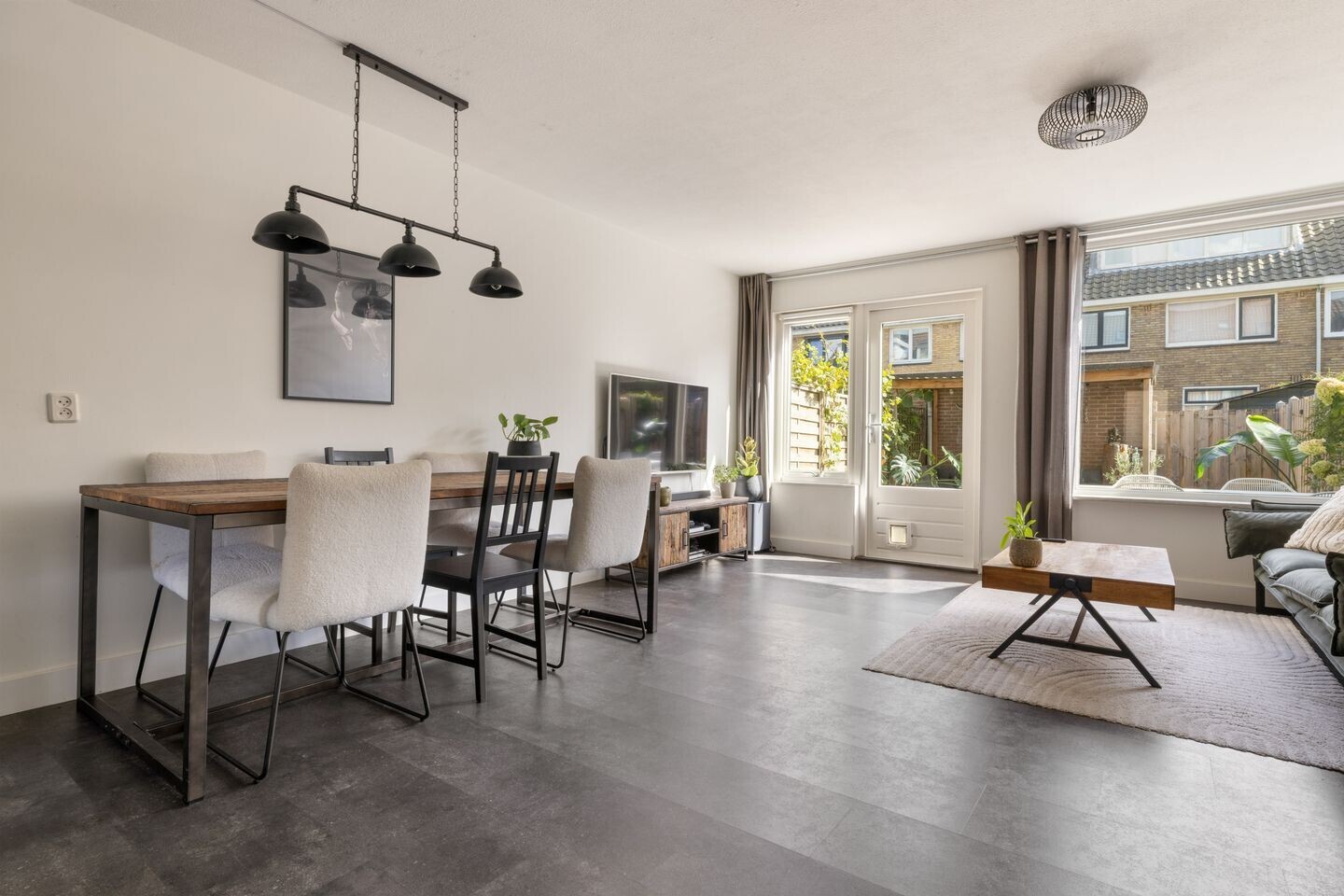 Tussenwoning te koop: Ameland 55, Zaandam