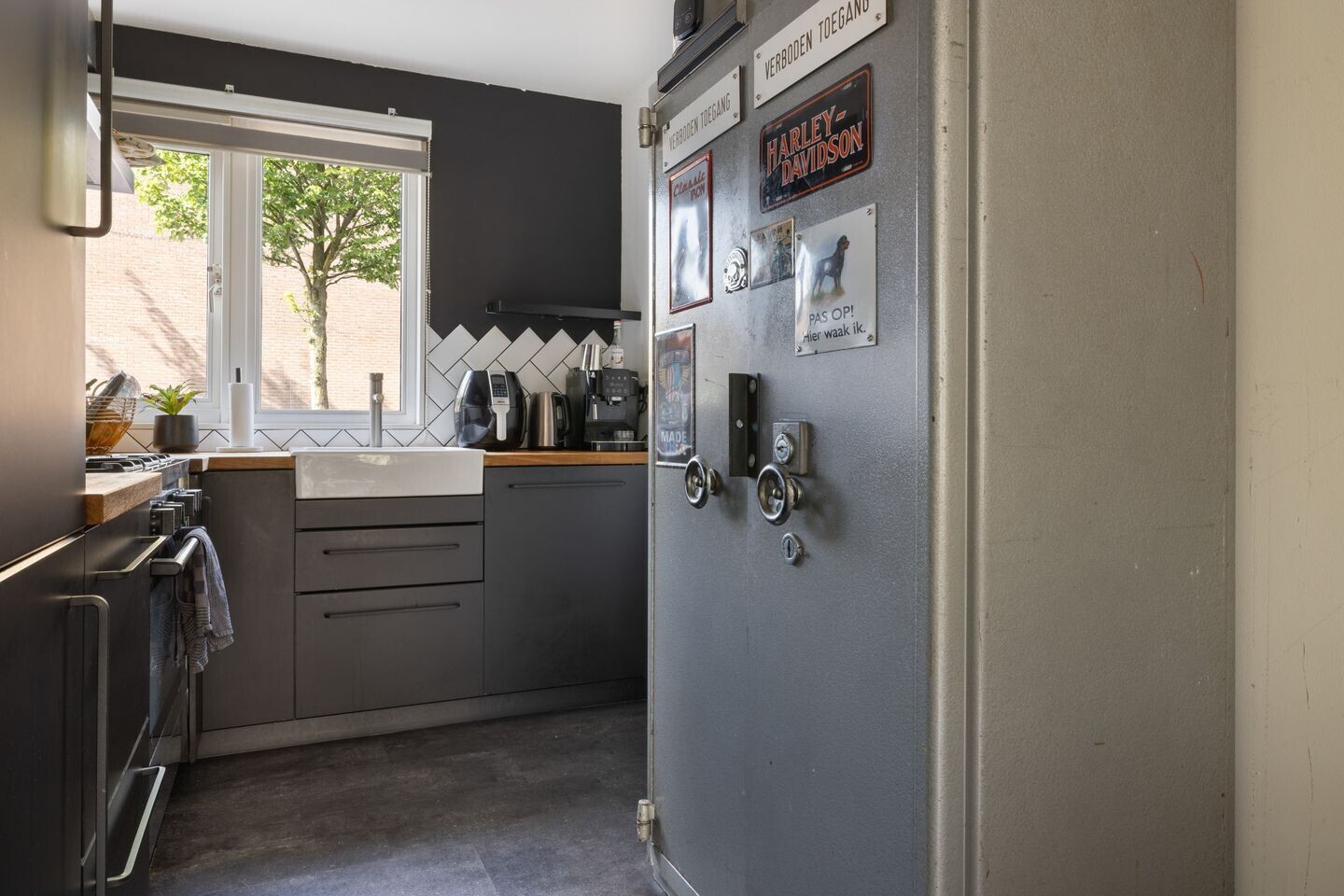 Tussenwoning te koop: Ameland 55, Zaandam