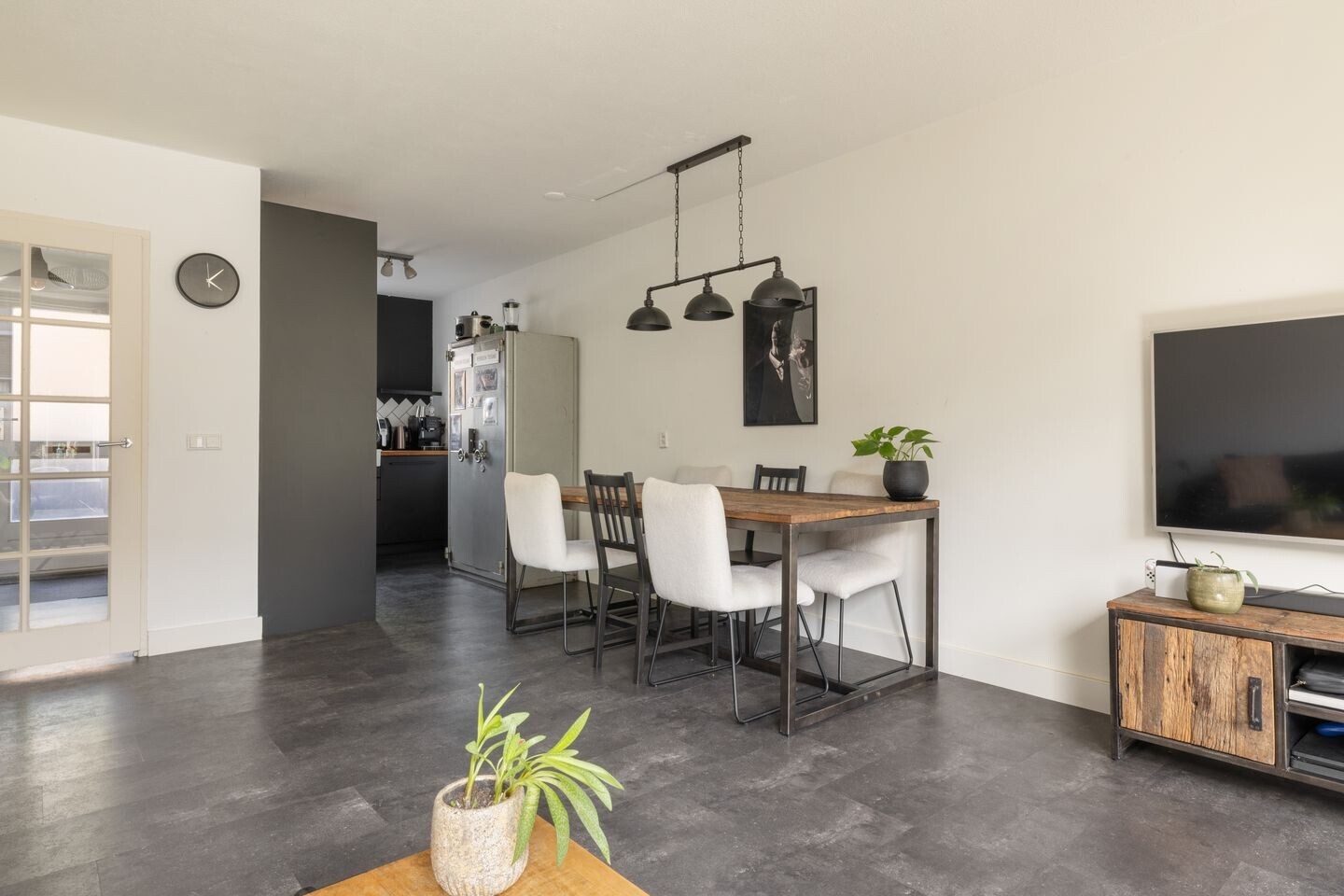 Tussenwoning te koop: Ameland 55, Zaandam