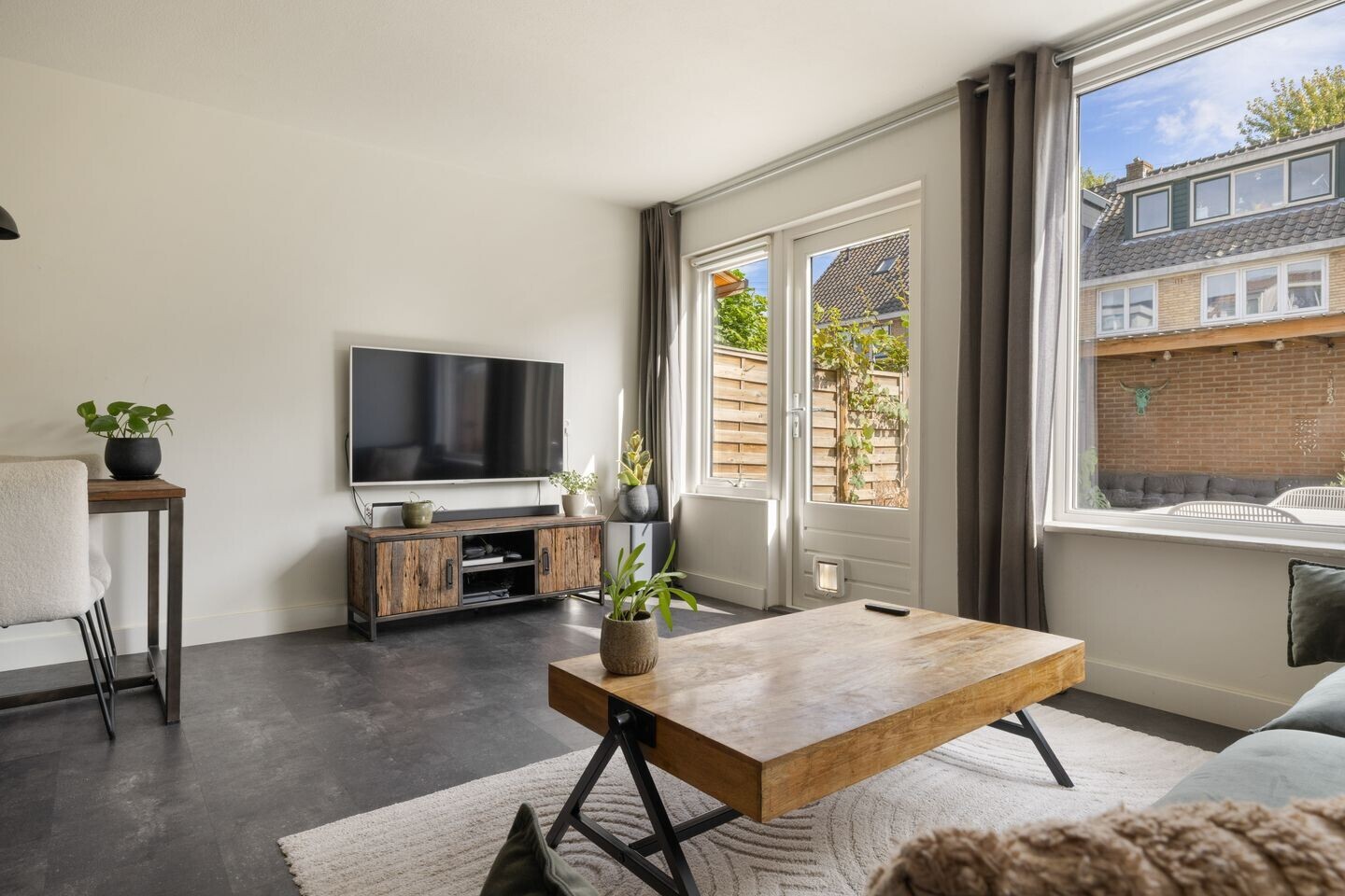 Tussenwoning te koop: Ameland 55, Zaandam