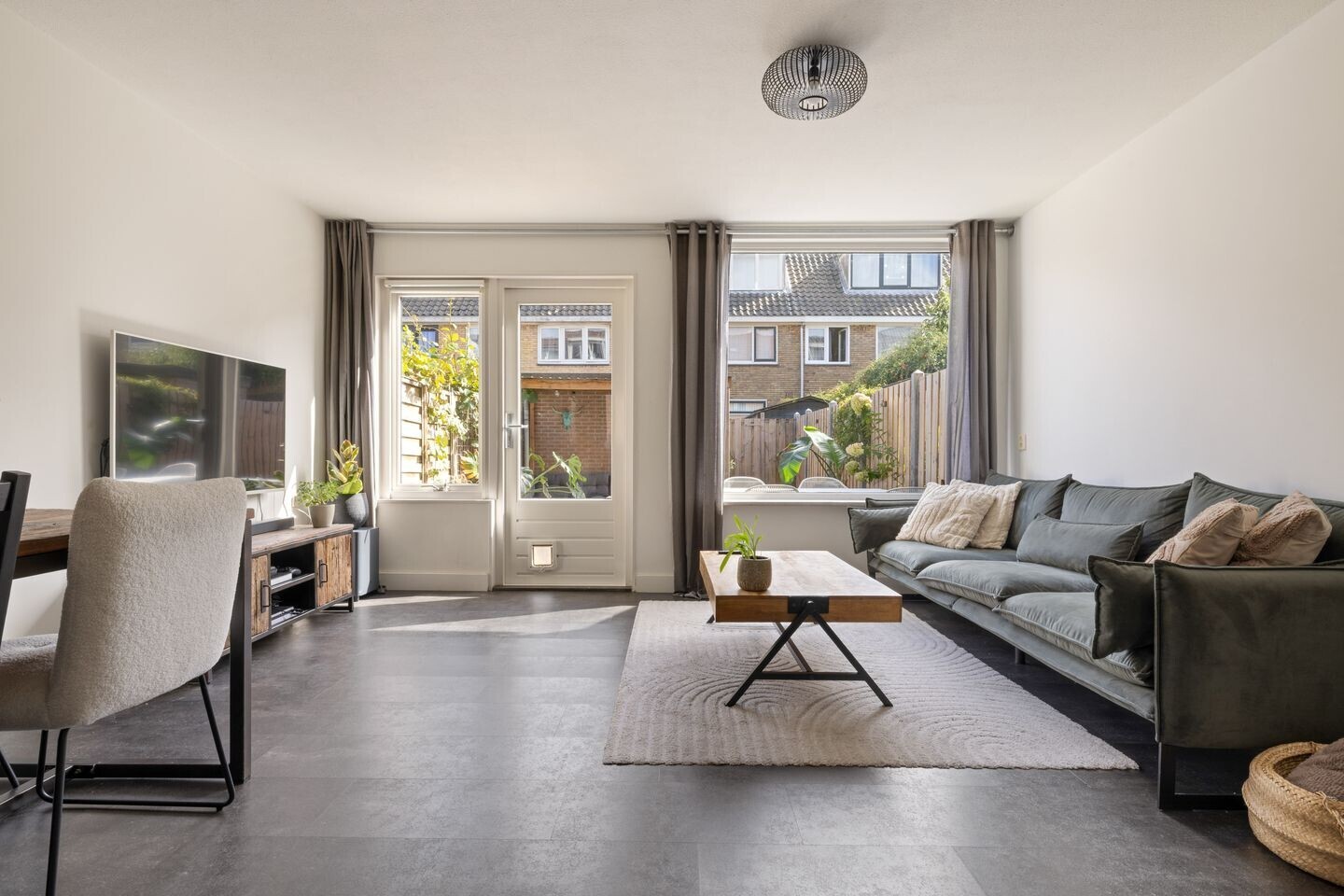 Tussenwoning te koop: Ameland 55, Zaandam