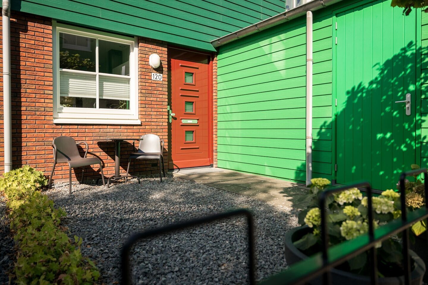 Tussenwoning te koop: Vurehout 120, Zaandam