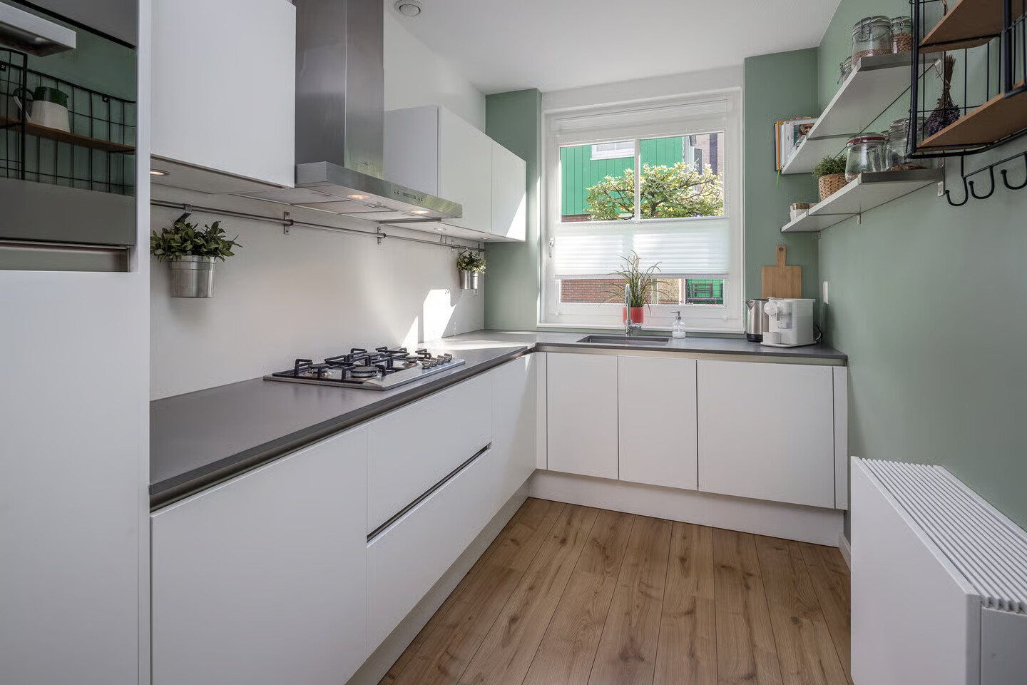 Tussenwoning te koop: Vurehout 120, Zaandam