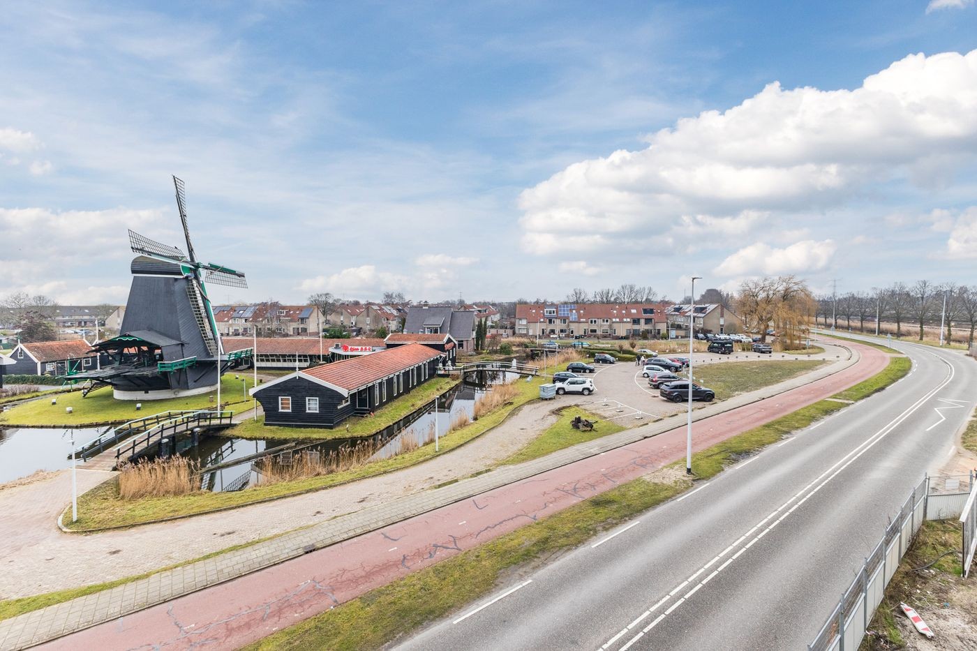 Appartement te koop: Mahoniehout 397, Zaandam