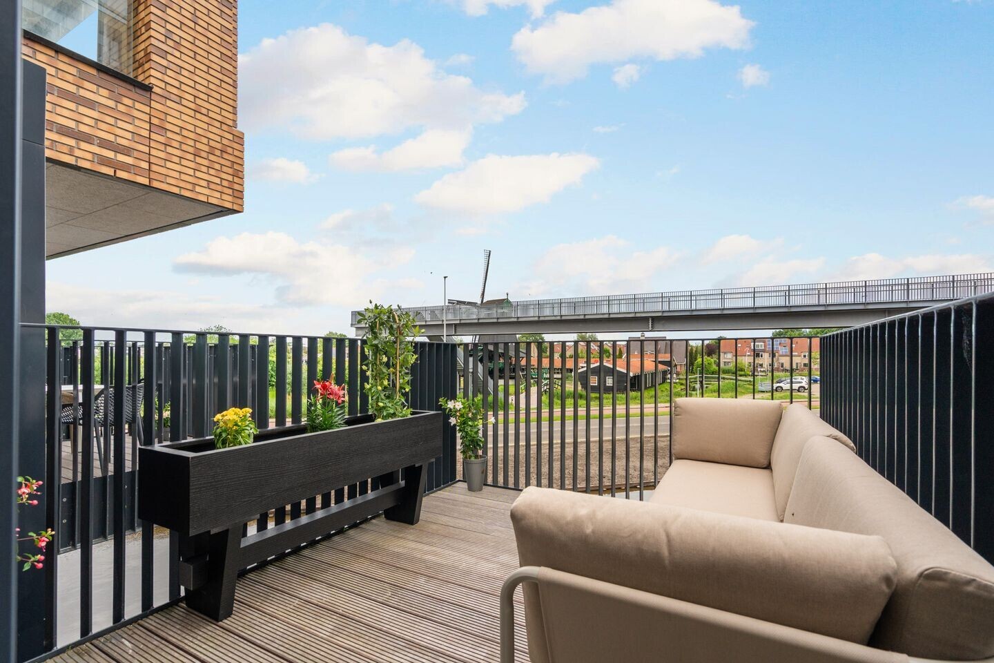 Tussenwoning te koop: Houtveldweg 1150, Zaandam