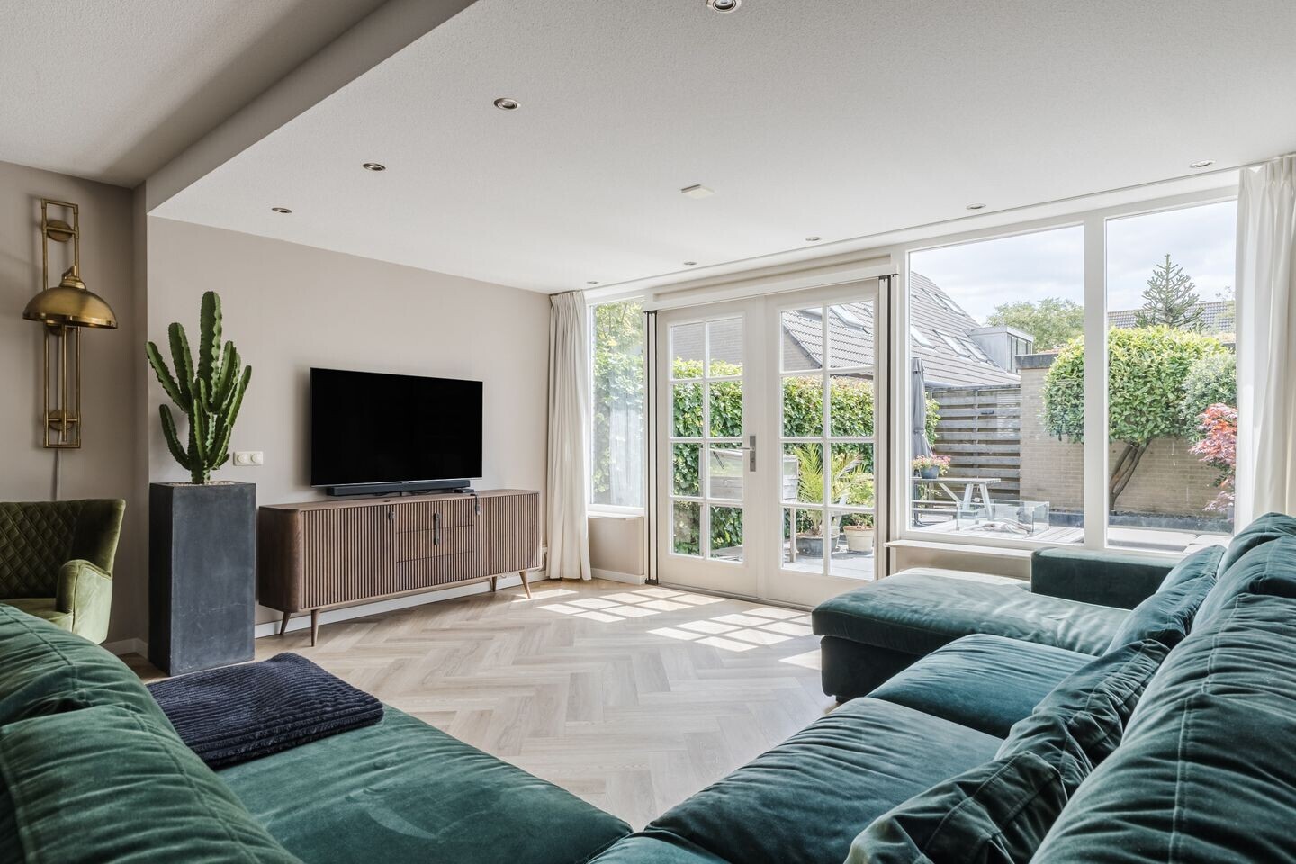 Tussenwoning te koop: Pieter Basstraat 5, Zaandam
