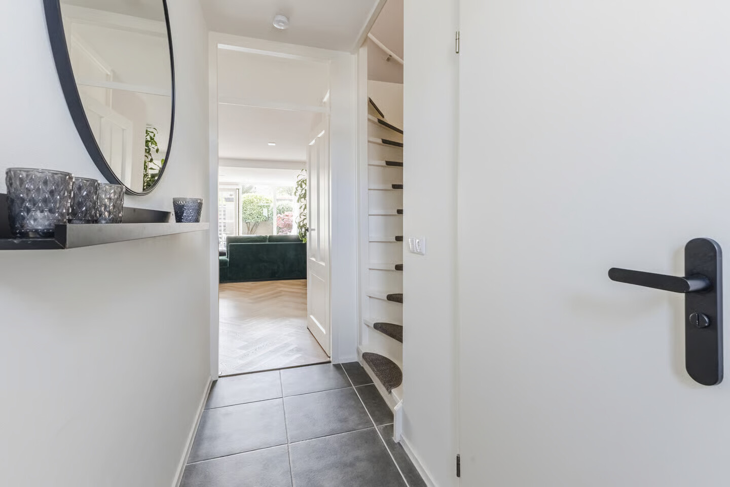 Tussenwoning te koop: Pieter Basstraat 5, Zaandam