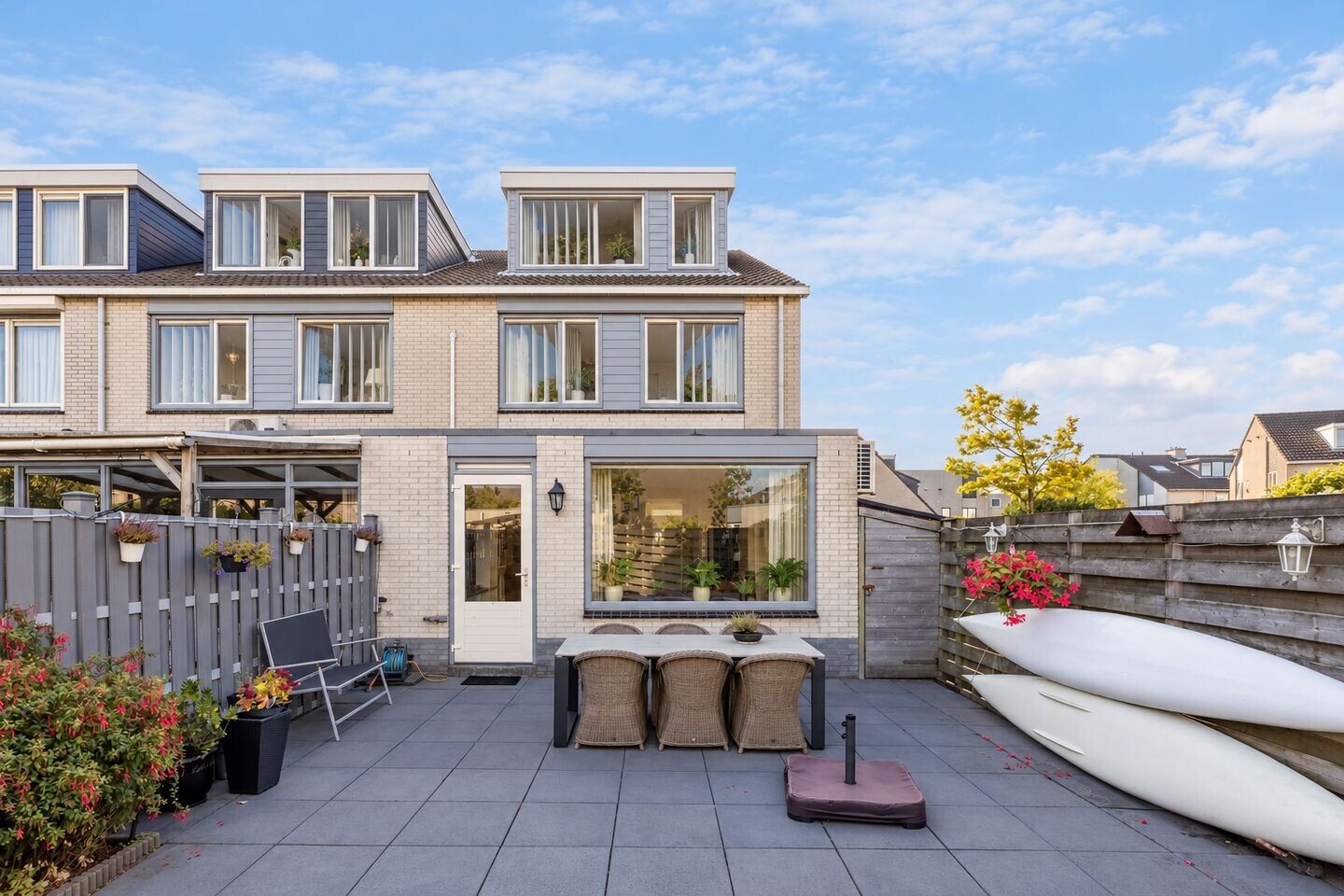 Hoekwoning te koop: Ronny Biermanpad 18, Zaandam