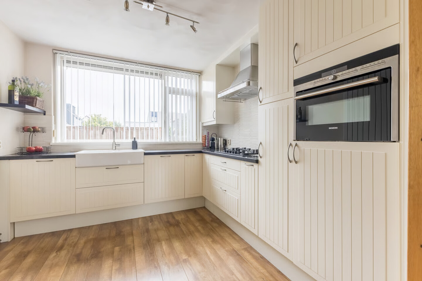 Hoekwoning te koop: Ronny Biermanpad 18, Zaandam