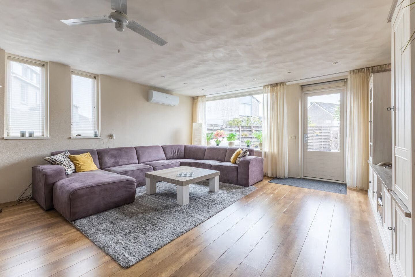 Hoekwoning te koop: Ronny Biermanpad 18, Zaandam