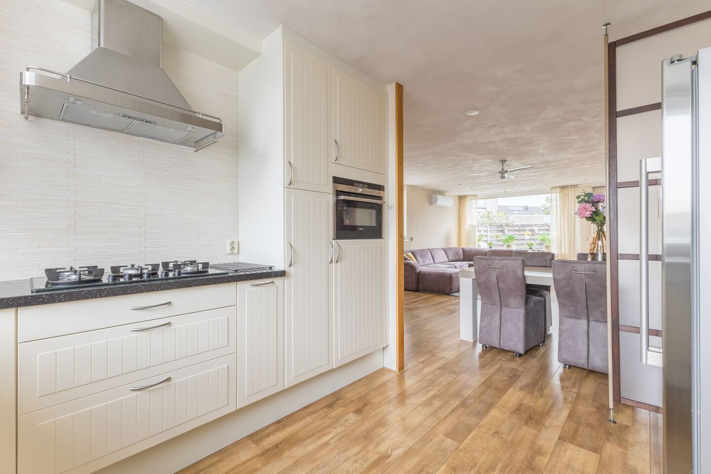 Hoekwoning te koop: Ronny Biermanpad 18, Zaandam