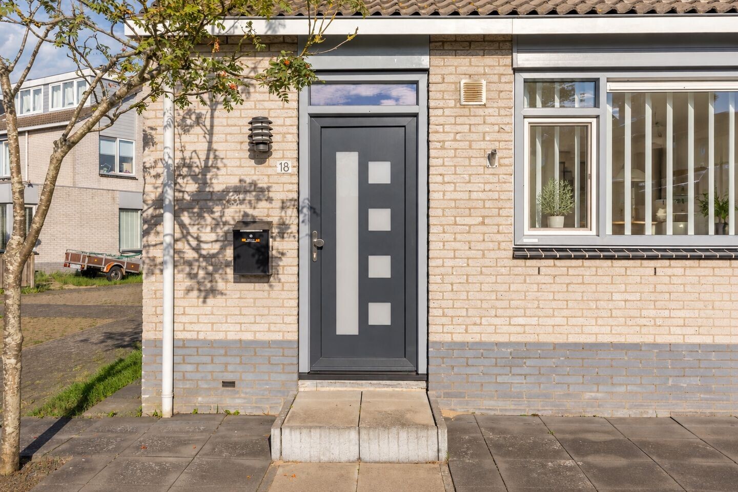Hoekwoning te koop: Ronny Biermanpad 18, Zaandam