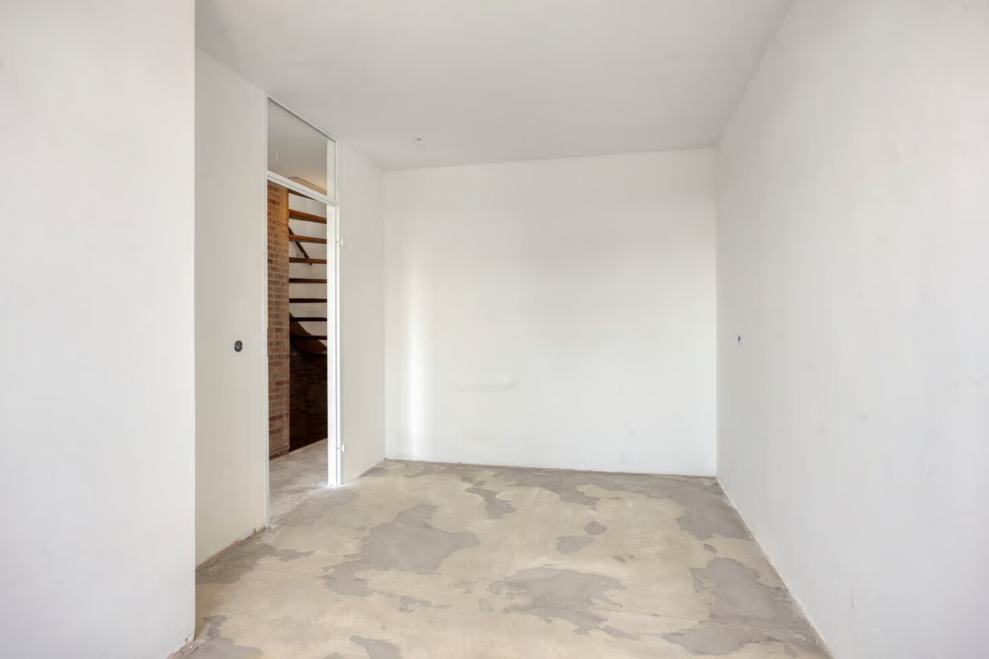 Tussenwoning te koop: G. Molstraat 18, Zaandam