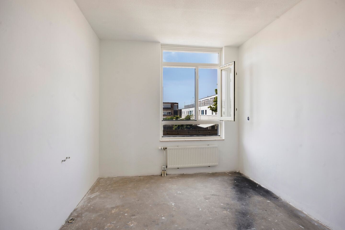 Tussenwoning te koop: G. Molstraat 18, Zaandam