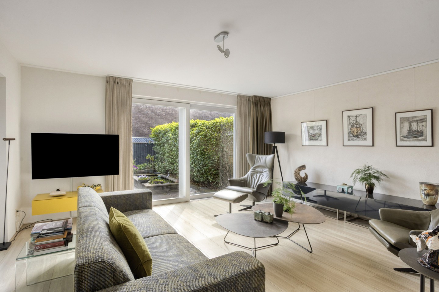 Tussenwoning te koop: P. Boorsmastraat 4, Zaandam