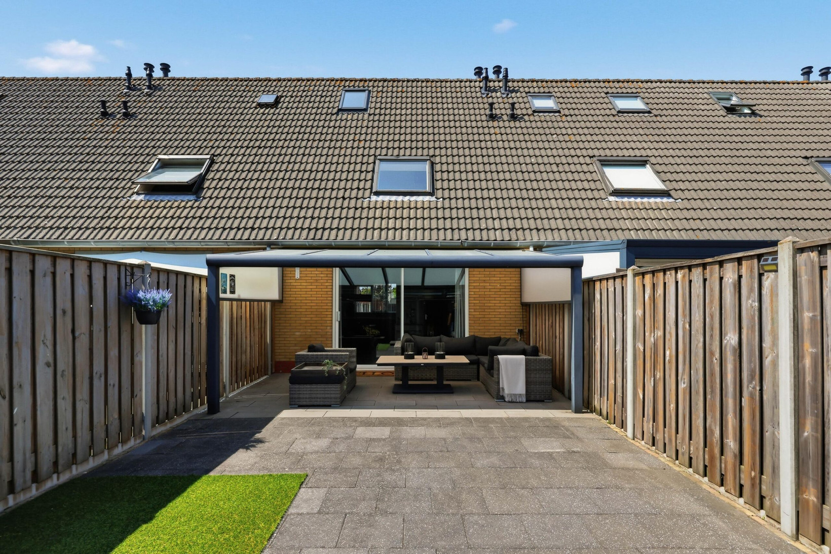 Tussenwoning te koop: Top Naeffstraat 28, Zaandam